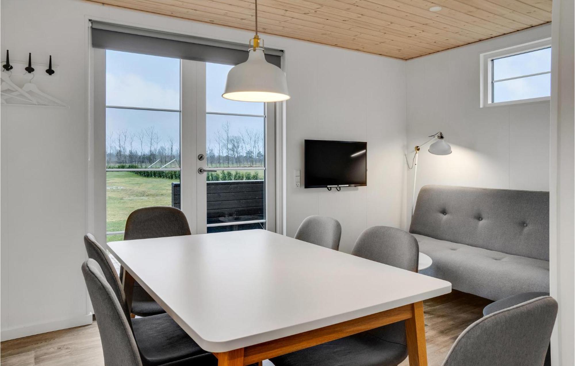 Amazing Apartment In Vaeggerlose With Kitchenette Bøtø By Esterno foto
